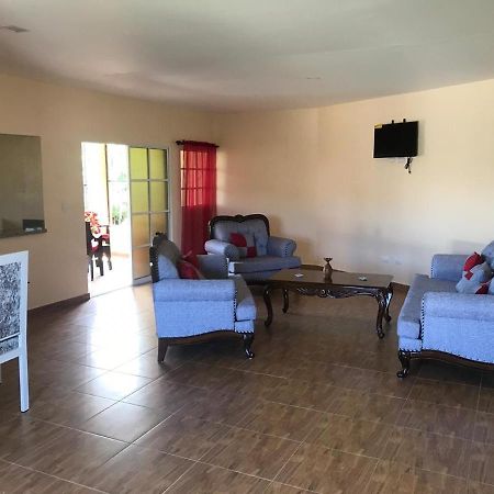 2 queen bed Apartment with Smart Tv ,WiFi y Luz las 24 horas Jarabacoa Exterior foto